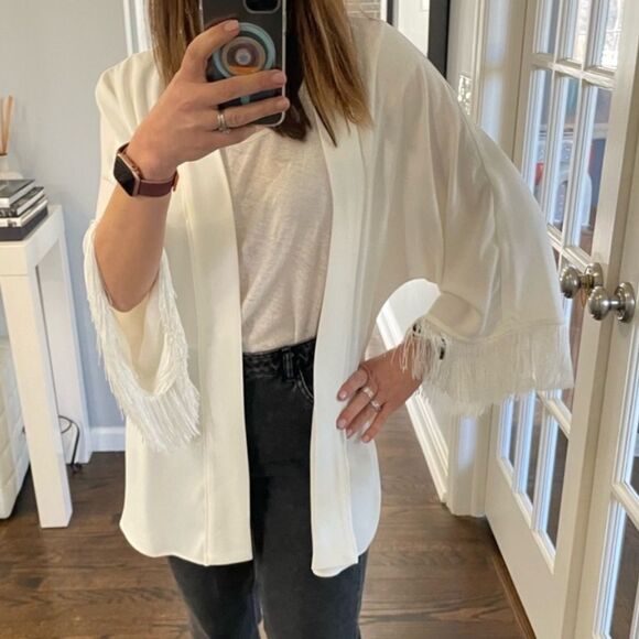 NWT Trina Turk White Fringe Boxy Open 3/4 Dolman Sleeve Topper Kimono Jacket M - Picture 1 of 11
